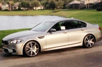 BMW M5 hàng độc chạy lướt giá ngang siêu xe